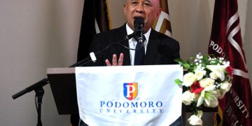 Menteri Teten Masduki Raih Anugerah Tokoh Kewirusahaan Dari Universitas Agung Podomoro