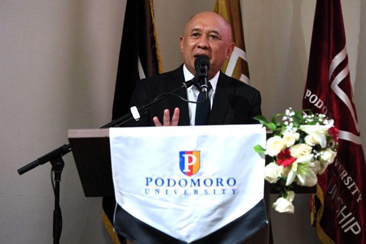 Menteri Teten Masduki Raih Anugerah Tokoh Kewirusahaan Dari Universitas Agung Podomoro