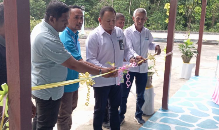 Pusat Souvenir Ekraf Pantai Ngurbloat Diresmikan
