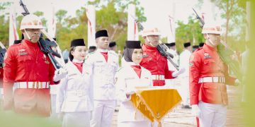 Ini Sosok Pembawa Baki Bendera Saat Upacara HUT Ke-79 RI Di Malra