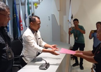 Sampaikan Dugaan Kecurangan Pilkada Malra, Ibu-Ibu Maryadat Sambangi KPU Dan Bawaslu