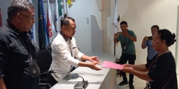 Sampaikan Dugaan Kecurangan Pilkada Malra, Ibu-Ibu Maryadat Sambangi KPU Dan Bawaslu