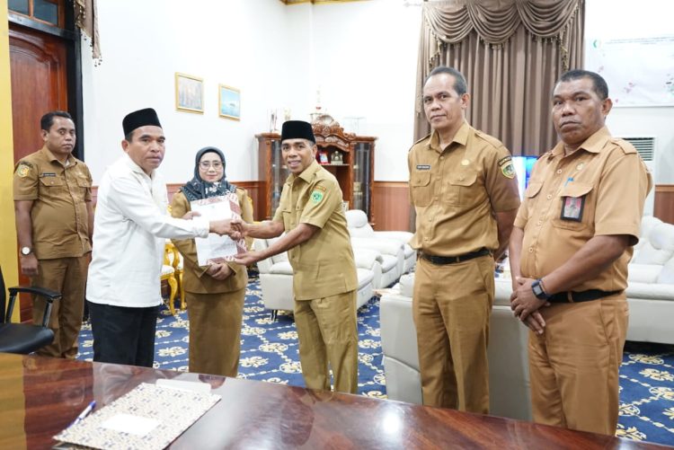 Reniuryaan Jabat Direktur Perumda Air Minum Maren Kota Tual Ganti Farfar