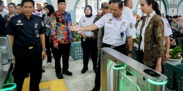 Menteri Pariwisata Widiyanti Putri Tinjau Layanan Mudik di Stasiun Pasar Senen