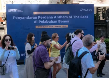 Berlabuh Di Bali, Kedatangan Kapal Pesiar ‘Anthem of the Seas’ Disambut Wamenpar