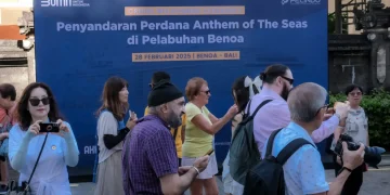 Berlabuh Di Bali, Kedatangan Kapal Pesiar ‘Anthem of the Seas’ Disambut Wamenpar