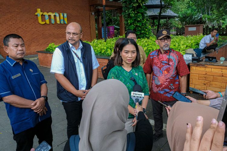Wamenpar Tinjau Kesiapan TMII Sambut Libur Lebaran 2025
