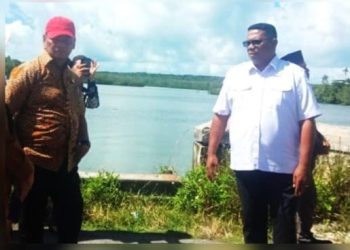 Respon Laporan Warga, DPRD Malra Tinjau Jembatan Ambruk di Manyeuw