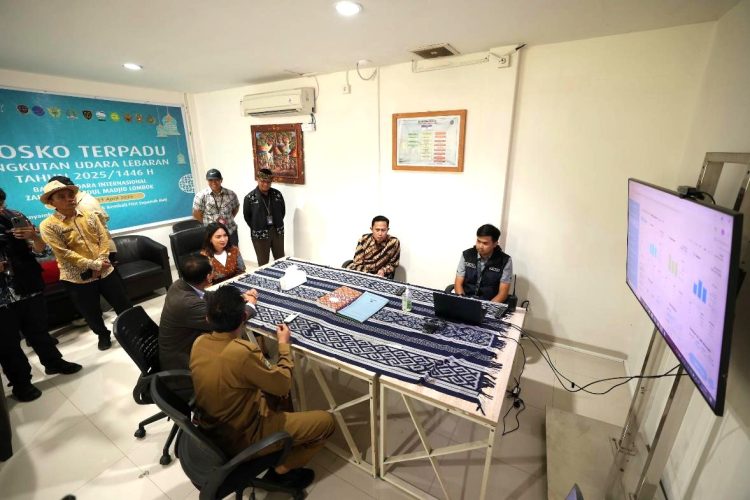 Jelang Idulfitri 2025, Wamenpar Cek Posko Mudik di Bandara Lombok