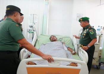 Pangdam XVII/Cenderawasih Jenguk Korban di RSMI, Kecam Kebiadaban OPM