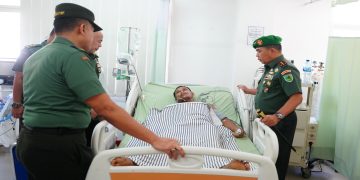 Pangdam XVII/Cenderawasih Jenguk Korban di RSMI, Kecam Kebiadaban OPM