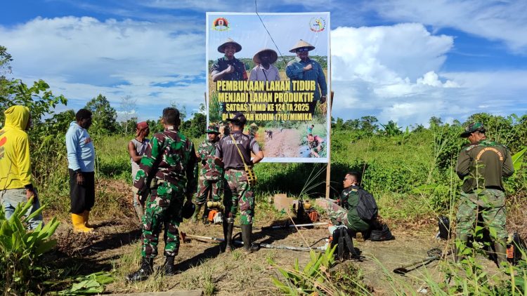 Hebat! Satgas TMMD Sulap Lahan Tidur Jadi Kebun Pangan di Mimika