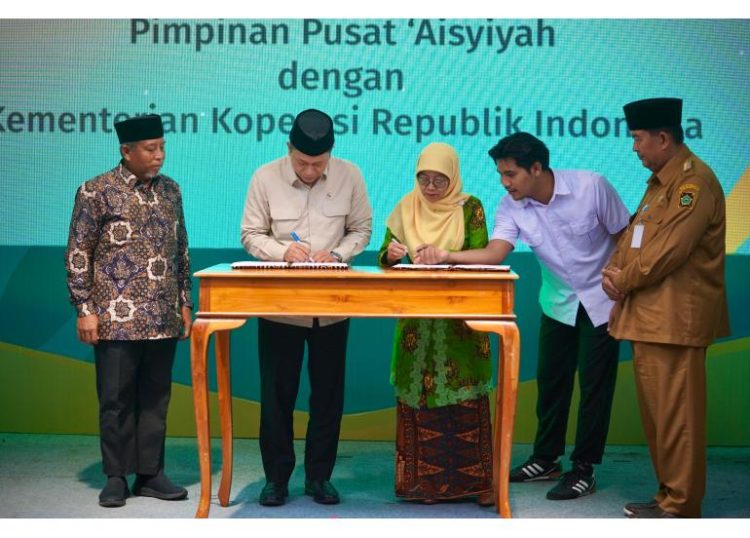 Wamenkop dan PP Aisyiyah Tandatangani MoU Penguatan Koperasi Desa Merah Putih