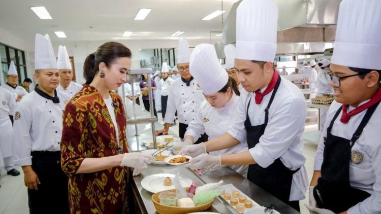 Menteri Pariwisata Tinjau Poltekpar Bali, Tekankan Pentingnya SDM Unggul