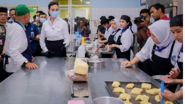 Dukung MBG, Kemenpar Gelar Pelatihan Dapur Terintegrasi di Poltekpar Bandung