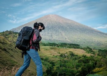 Turis Brasil Jatuh di Kawasan Gunung Rinjani, Kemenpar Pastikan Respons Cepat dan Intensif