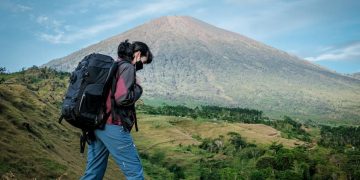 Turis Brasil Jatuh di Kawasan Gunung Rinjani, Kemenpar Pastikan Respons Cepat dan Intensif