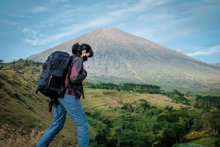 Turis Brasil Jatuh di Kawasan Gunung Rinjani, Kemenpar Pastikan Respons Cepat dan Intensif