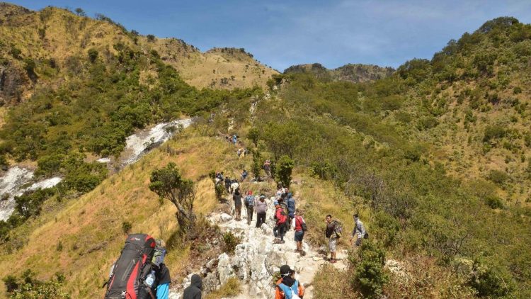 Tragedi Rinjani Jadi Alarm Pentingnya SOP Wisata Ekstrem