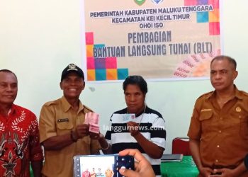 Salurkan BLT Dana Desa, Kepala Ohoi Iso Imbau KPM Pergunakan Secara Bijak