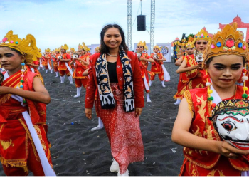 Wamenpar Apresiasi Segoro Topeng Kaliwungu Masuk Karisma Event Nusantara 2025