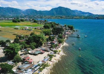 Kunjungi Balige, Wamenpar Soroti Potensi Wisata Pantai Bulbul