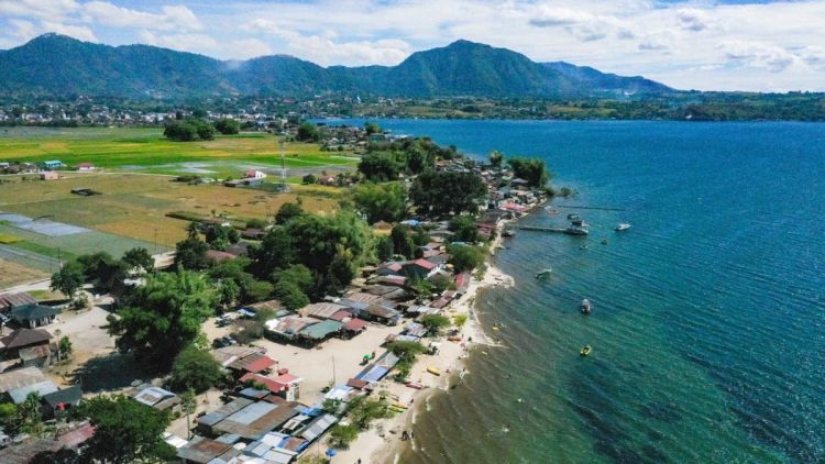 Kunjungi Balige, Wamenpar Soroti Potensi Wisata Pantai Bulbul