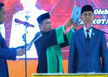 Wali Kota Tual Lantik Ridwan H. Renwarin sebagai Penjabat Sekda