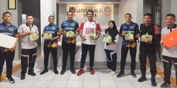 Peduli Kesehatan, Lapas Namlea Salurkan Multivitamin untuk Seluruh Pegawai