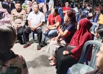 Rayakan Kemerdekaan, IKKTB Gelar Pengibaran Bendera dan Pasar Murah di Buru