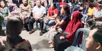 Rayakan Kemerdekaan, IKKTB Gelar Pengibaran Bendera dan Pasar Murah di Buru