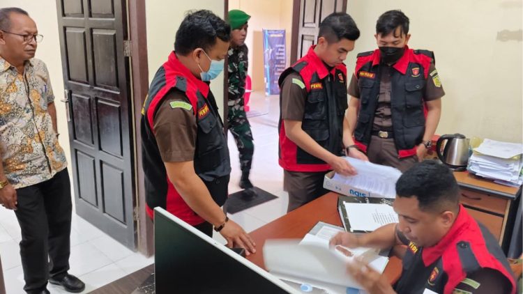 Penggeledahan Besar, Kejari Malra Kumpulkan Bukti Dugaan Korupsi Dispora