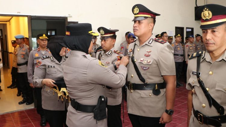 Tiga Pejabat Utama Polres Buru Resmi Berganti, Ini Pesan AKBP Sulastri