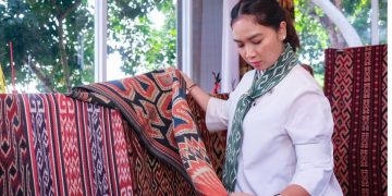 Wamenpar: Tenun Sekomandi Warisan 500 Tahun, Ikon Budaya Sulbar