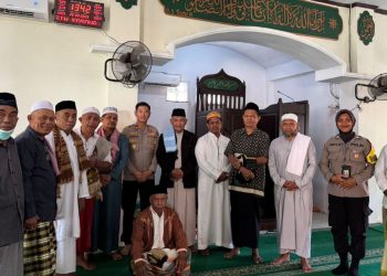 Silaturahmi Kapolsek Namlea dengan Jamaah Jabal Nur, Ajak Orang Tua Awasi Anak