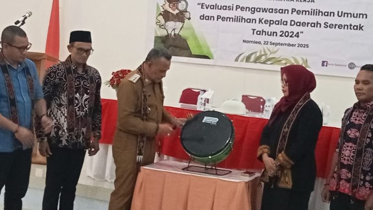 Bupati Buru Janji Fasilitasi KPU dan Bawaslu untuk Pemilu