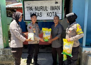 Program Polisi Mengaji, Kapolres Buru Dukung 11 TPQ di Desa Namlea