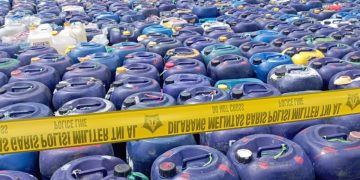 Wow!! 13.810 Liter Miras Tradisional dari Tanimbar Dimusnahkan Lanal Tual