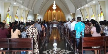 Pesta Pemuliaan Salib Suci, Simak Bacaan Liturgi Minggu 14 September 2025