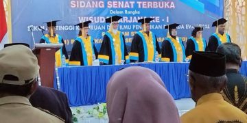STKIP Persada Evav Tual Gelar Wisuda Perdana, 63 Sarjana Siap Mengabdi