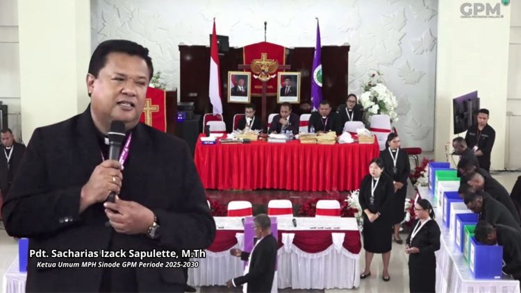 Pendeta Sacharias Sapulette Resmi Pimpin MPH Sinode GPM