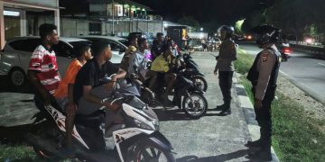Balap Liar Remaja di Namlea Dibubarkan, Kapolsek Tegaskan Tindakan Tegas