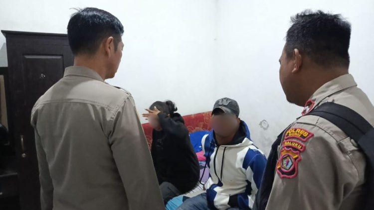 Kapolsek Namlea Pimpin Patroli Malam, Judi dan Pasangan Bukan Suami-Istri Dibubarkan