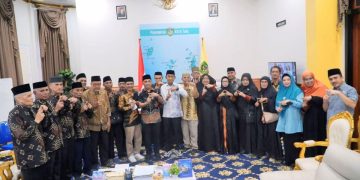 Wali Kota Tual dan Wakilnya Melepas Jemaah Umroh Tahun 2025