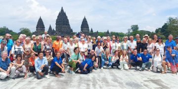 Kemenpar Dampingi 128 Turis Premium Prancis Kunjungi Borobudur dan Prambanan