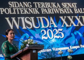 Wisuda ke-31 Poltekpar Bali, Wamenpar: Jangan Cari Kerja, Tapi Ciptakan Peluang!