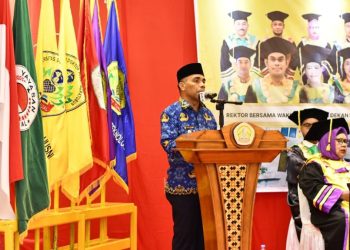 Di Wisuda ke-19 Uningrat, Wawali Tual Ajak Lulusan Bangun Daerah