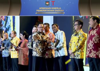 Wali Kota Tual Terima Penghargaan Nasional Pengendalian Inflasi