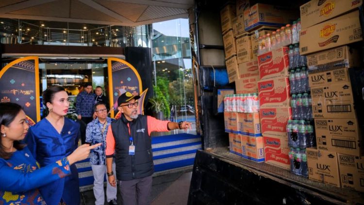 Kemenpar Kirim Bantuan untuk Korban Banjir di Tiga Provinsi Sumatra