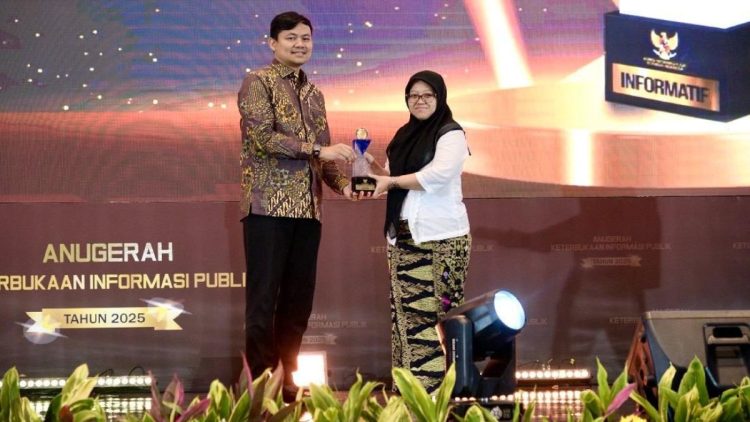 Kemenpar Raih Predikat Badan Publik Informatif pada Anugerah KIP 2025